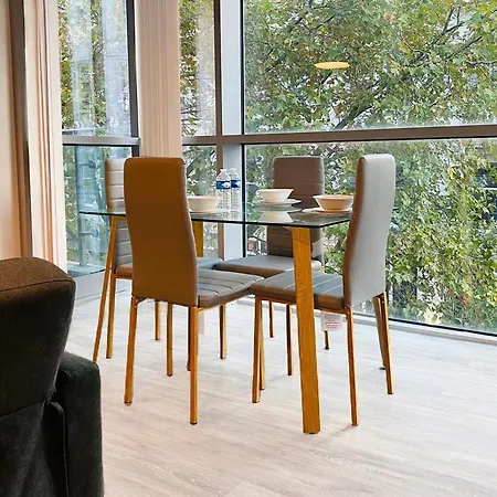 Stylish Two Bed In The Heart Of The * 버밍엄